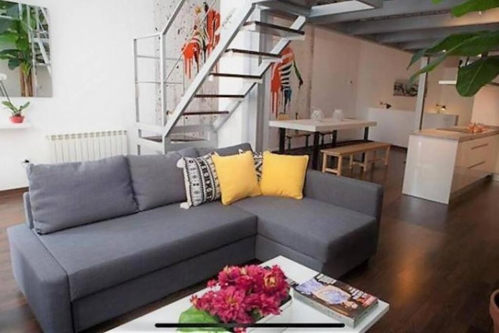 Lujoso Loft A 2Min A Pie Del Casco Historico Apartment Seville Exterior photo
