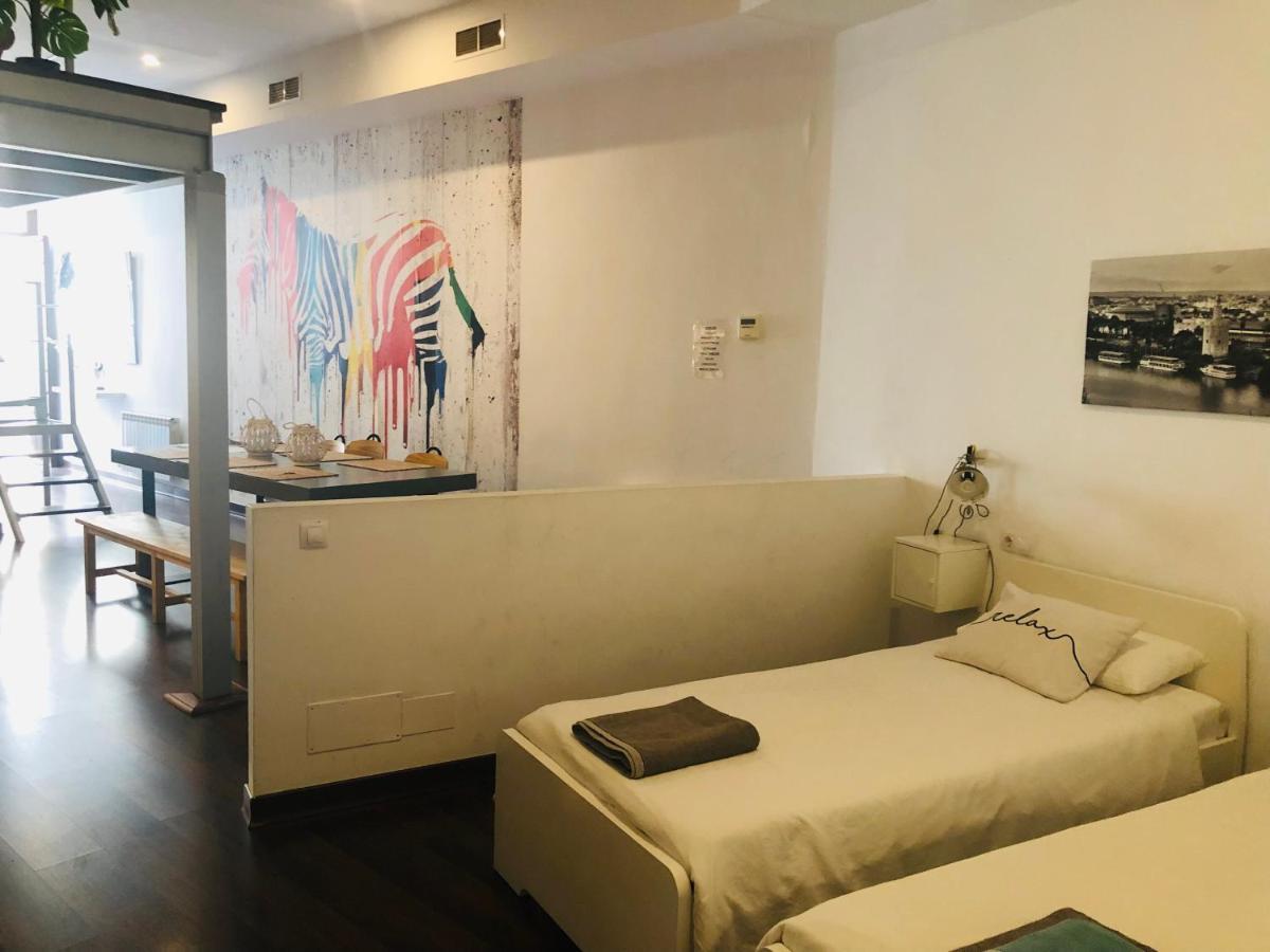 Lujoso Loft A 2Min A Pie Del Casco Historico Apartment Seville Exterior photo